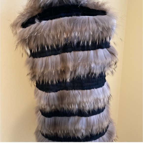 Belle Fare Black & Tan Rex & Fox Fur Vest - Picture 14 of 15